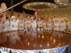 Certificados los venezolanos que participaron en Record de la Moneda de Chocolate mas Grande del Mundo